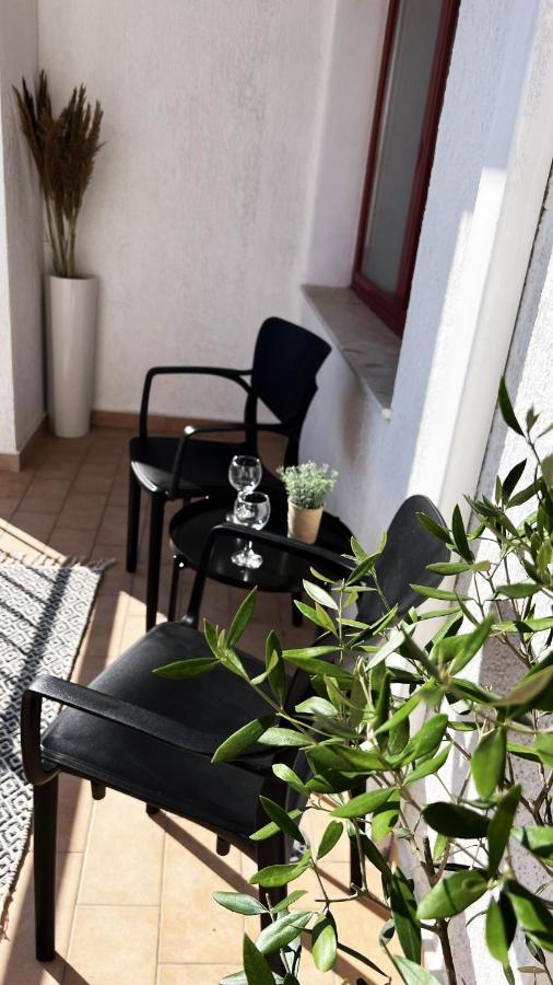 Lilly'S Apartment Plazh Durres Ngoại thất bức ảnh