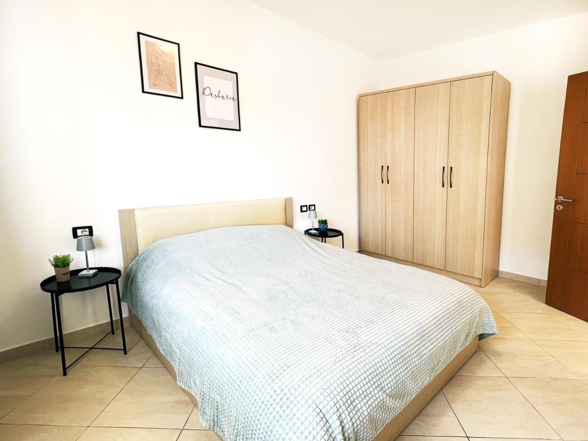 Lilly'S Apartment Plazh Durres Ngoại thất bức ảnh